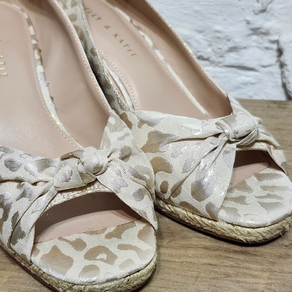 Kelly &‎ Katie Espadrille Wedge Open Toe Heels Knot Detail Size 9M Leopard Print - Picture 9 of 11